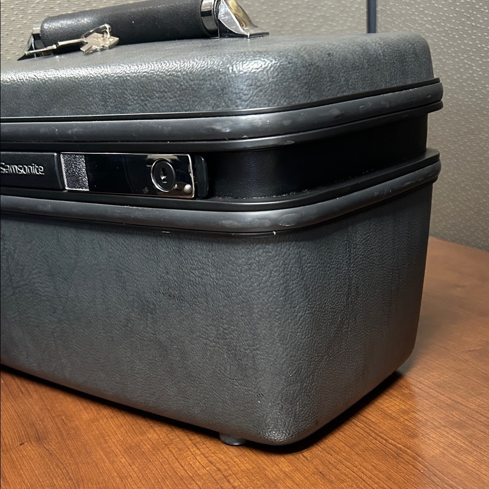 Vtg 1987 Samsonite Silhouette 4 Gray Travel Train Make Up Beauty Case Luggage - Picture 16 of 16